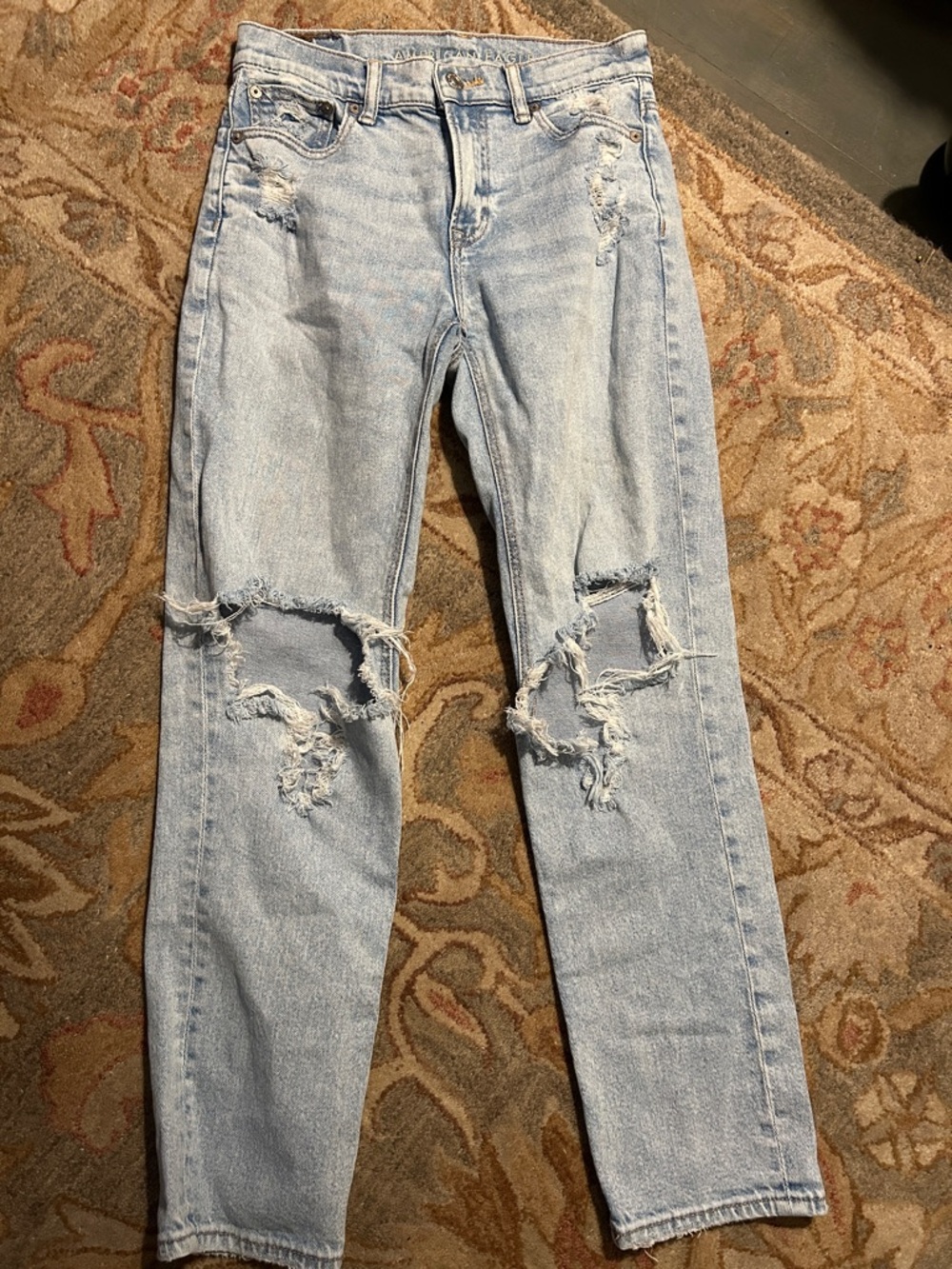 America Eagle Distressed Women’s Jeans - Picture 2 of 3